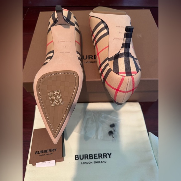 NIB- Burberry Aubri Pumps in Archive beige - Picture 6 of 8